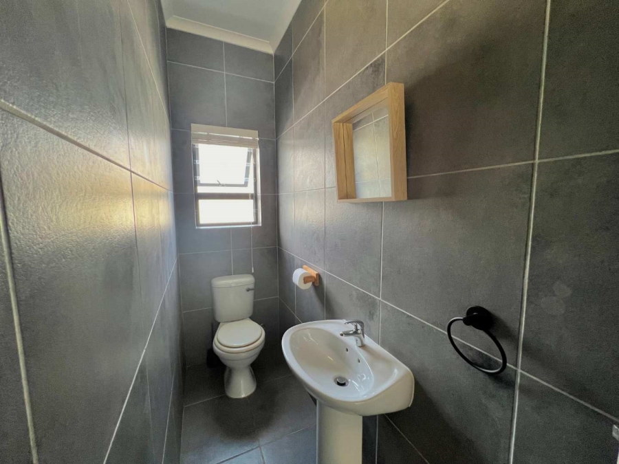 To Let 3 Bedroom Property for Rent in Pniel Western Cape